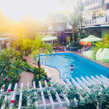 Xuan Dam Republic Hostel Cat Ba מראה חיצוני תמונה