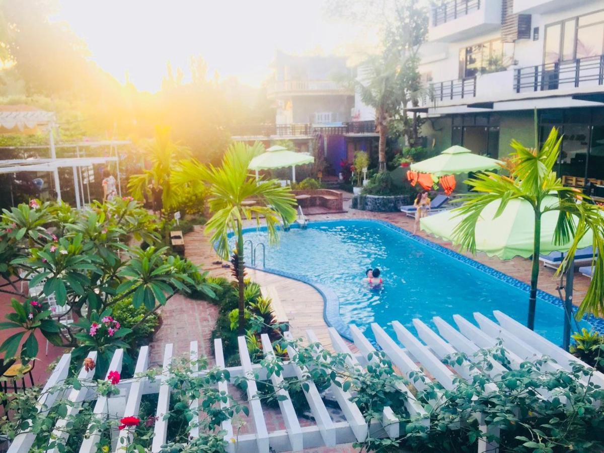 Xuan Dam Republic Hostel Cat Ba מראה חיצוני תמונה