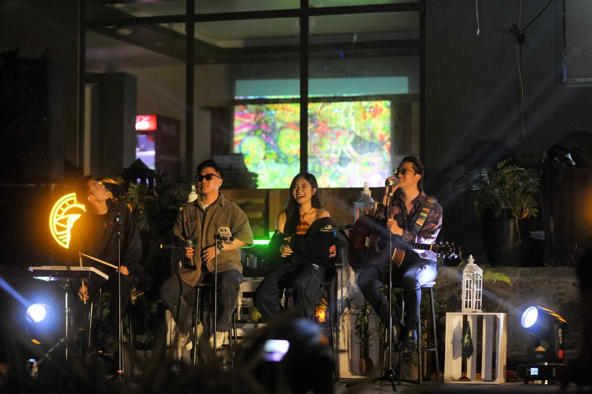 Xuan Dam Republic Hostel Cat Ba מראה חיצוני תמונה