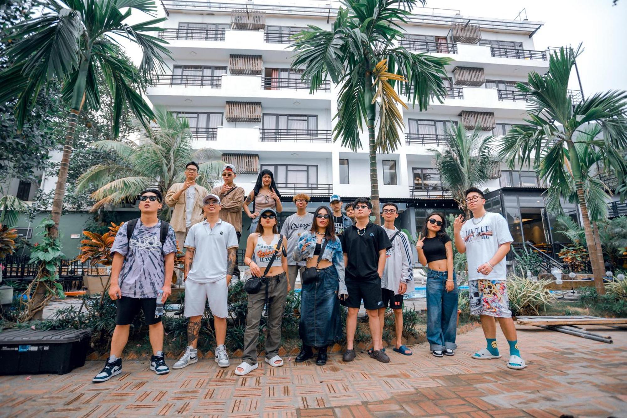 Xuan Dam Republic Hostel Cat Ba מראה חיצוני תמונה